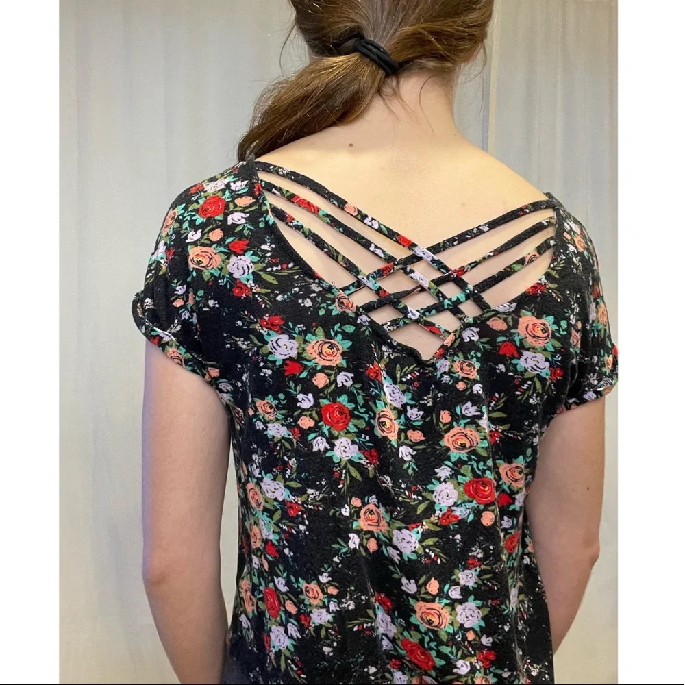 Kirra Floral Black Top with cute back - Picture 4 of 5